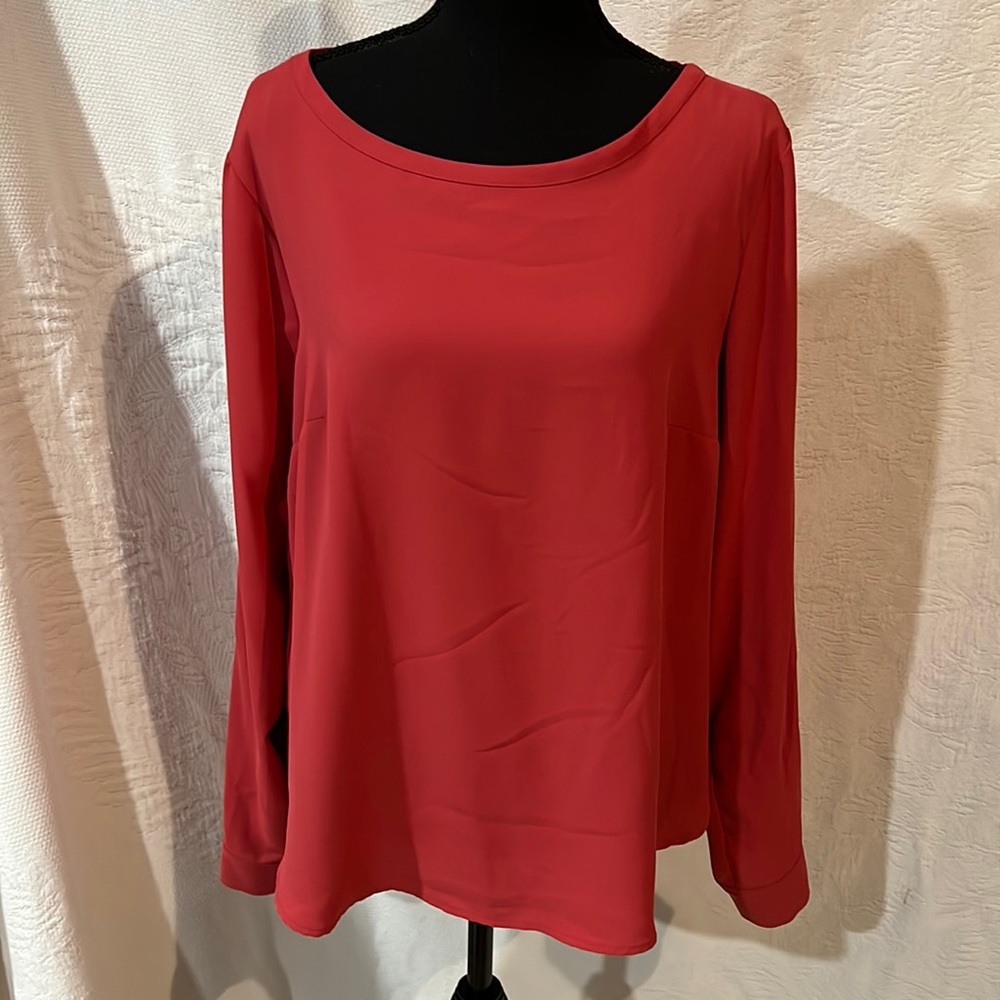 4/$30.    Nine West blouse,‎ size large